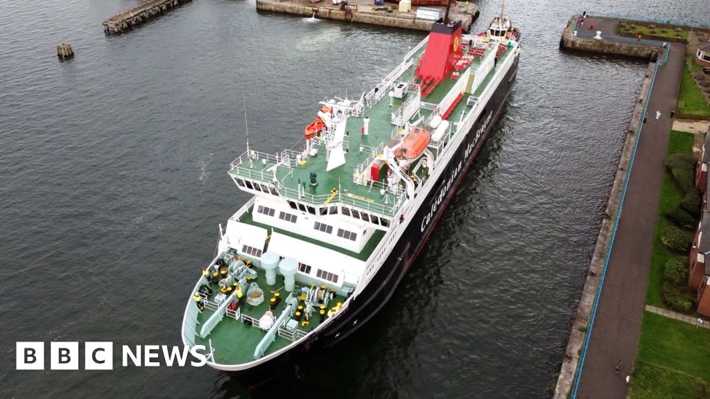 Ferry disruption: Islanders face a ‘difficult’ winter, says transport minister