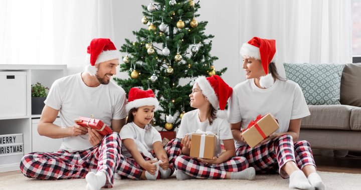 Festive PJ sets for your holiday family photoshoot – National | Globalnews.ca