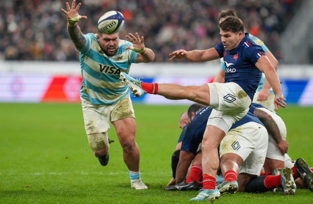 France cruise past ill-disciplined Argentina