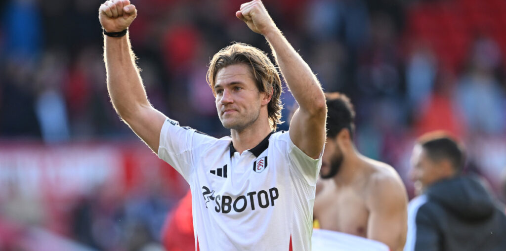 NOTTINGHAM, ENGLAND - SEPTEMBER 28: Joachim Andersen of Fulham celebrates at the end of the Premier League match between Nottingham Forest FC and Fulham FC at City Ground on September 28, 2024 in Nottingham, England. (Photo by Michael Regan/Getty Images)