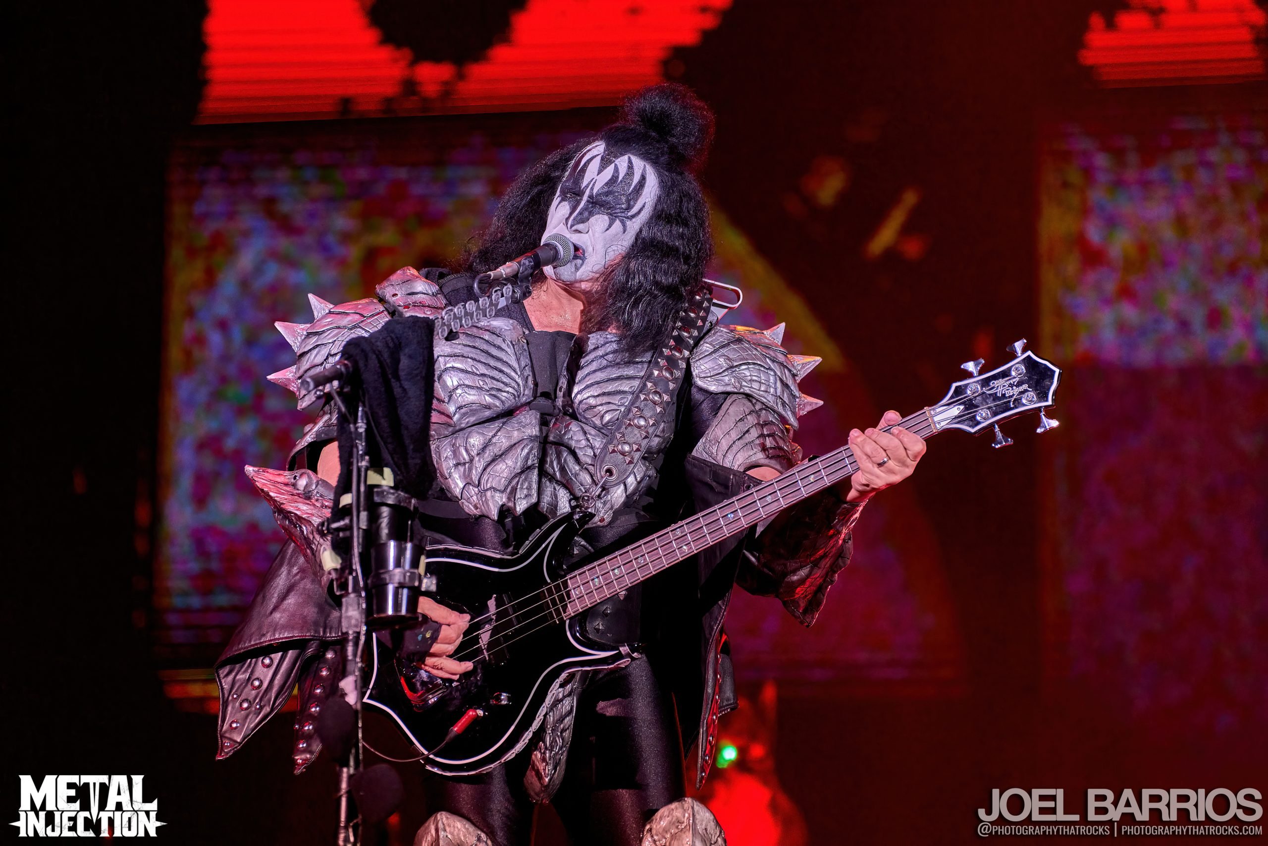 GENE SIMMONS On Why He Values Memorable Riffs Over Virtuosity: “The Hardest Thing To Do Is Write A Good Simple Song Or Riff”