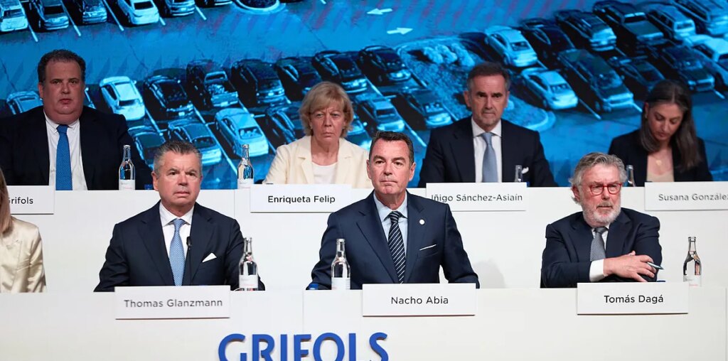 Grifols se lanza a refinanciar 1.400 millones de deuda tras la &apos;espantada&apos; de Brookfield