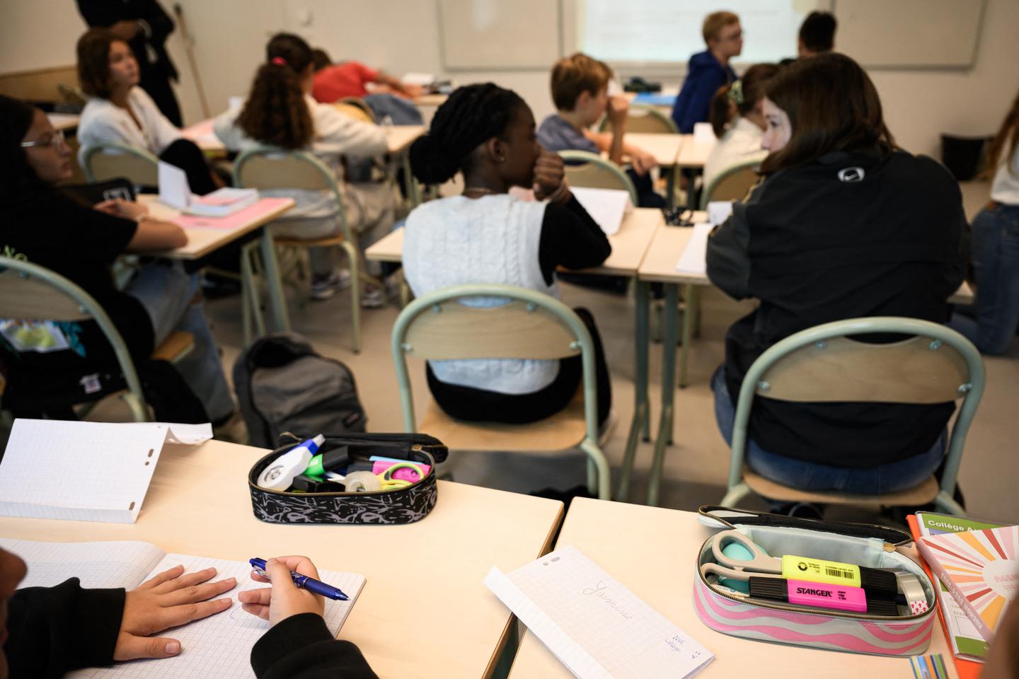 Groupes de besoins au collège : le ministère de l’éducation présentera un nouveau décret en « décembre »