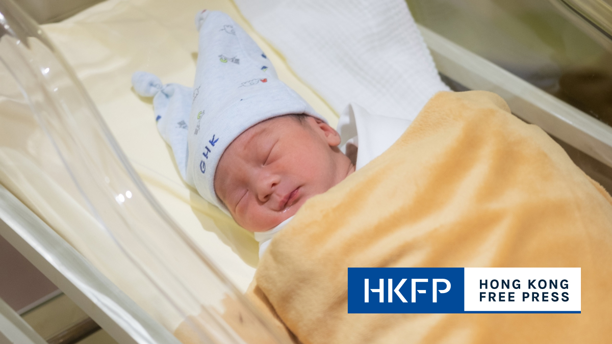 HK should put baby photos in gov’t offices to encourage civil servants to have kids