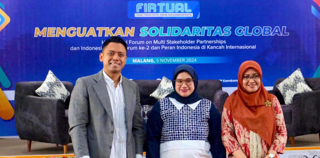 (Kiri ke kanan) Key Opinion Leader, Nur Kholis; Ketua Tim Informasi dan Komunikasi Hukum dan HAM, Kementerian Komunikasi dan Digital, Astrid Ramadiah Wijaya; Dosen Hubungan Internasional, Fakultas Ilmu Sosial dan Ilmu Politik, Universitas Brawijaya, Pantri Muthriana Erza Killian, dalam kegiatan FIRTUAL di Kota Malang, Jawa Timur.