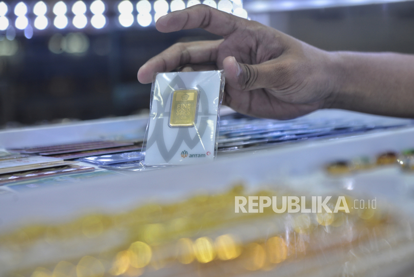 Harga Emas Antam Naik Lagi Rp 7.000 per Gram |Republika Online