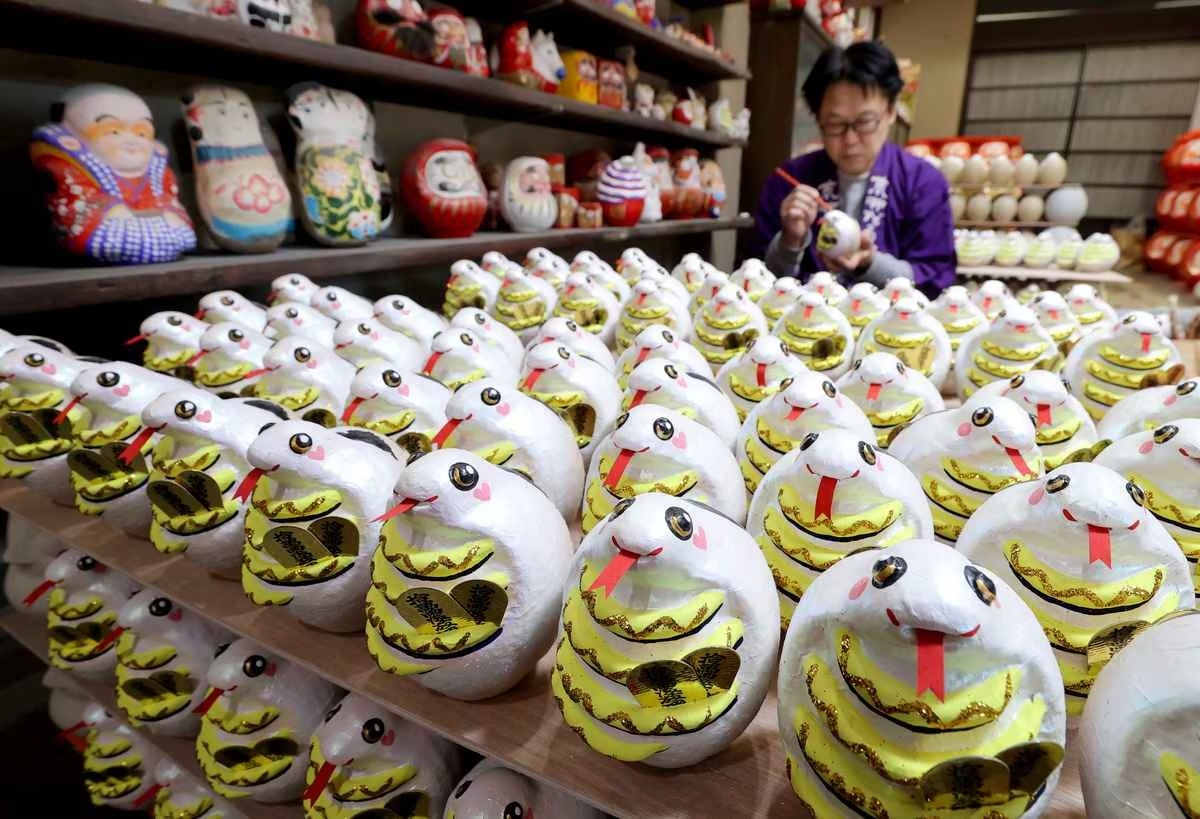 Hidden Wonders | Handmade Snake Daruma for a Peaceful New Year | JAPAN Forward