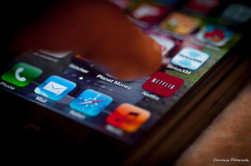 How to watch Netflix offline on iOS or Android | Cult of Mac