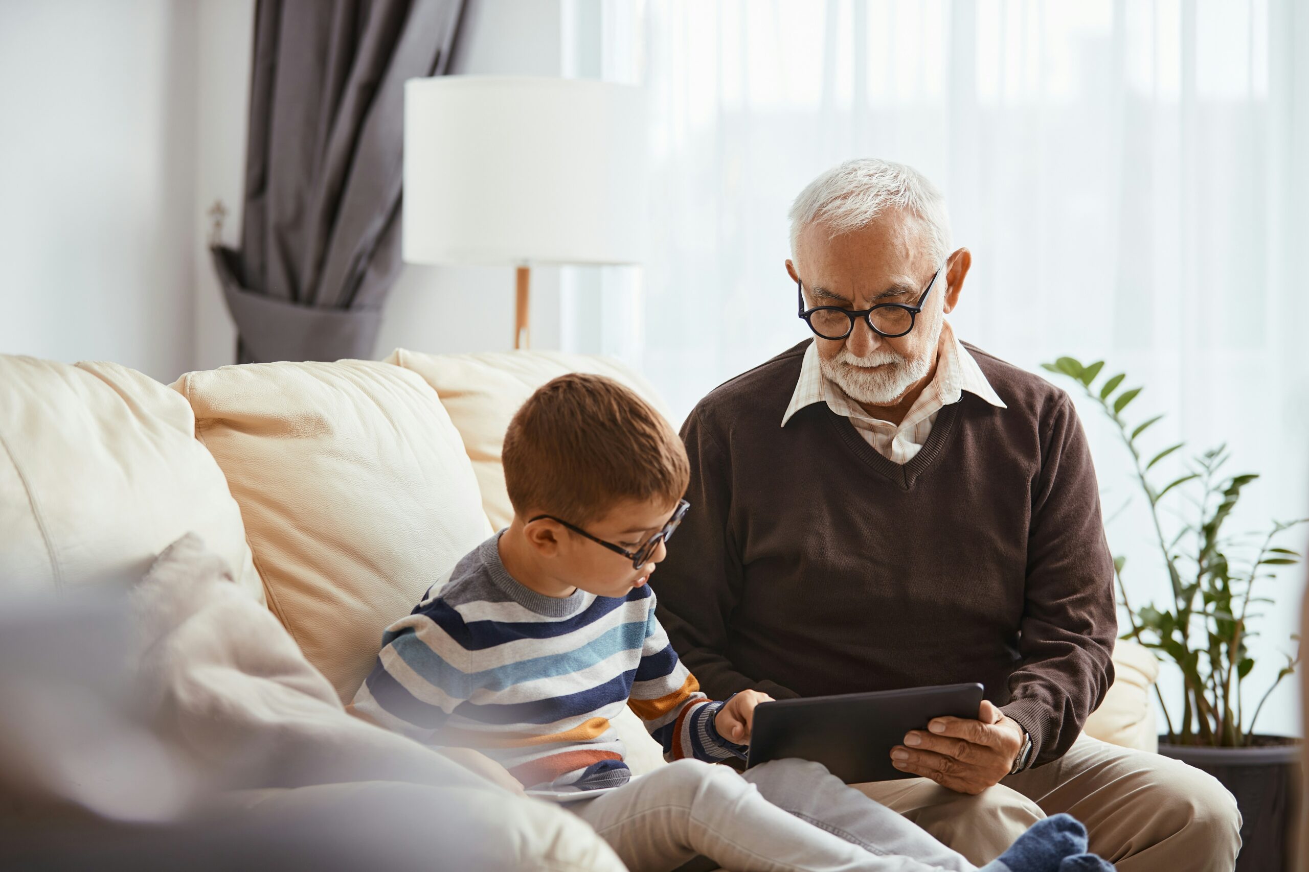 ‘I told her she is the reason I am an absent grandparent’: Grandparent of 4 and 7-year-old kids tries to visit with little success, daughter is shocked when her parent decides to move away