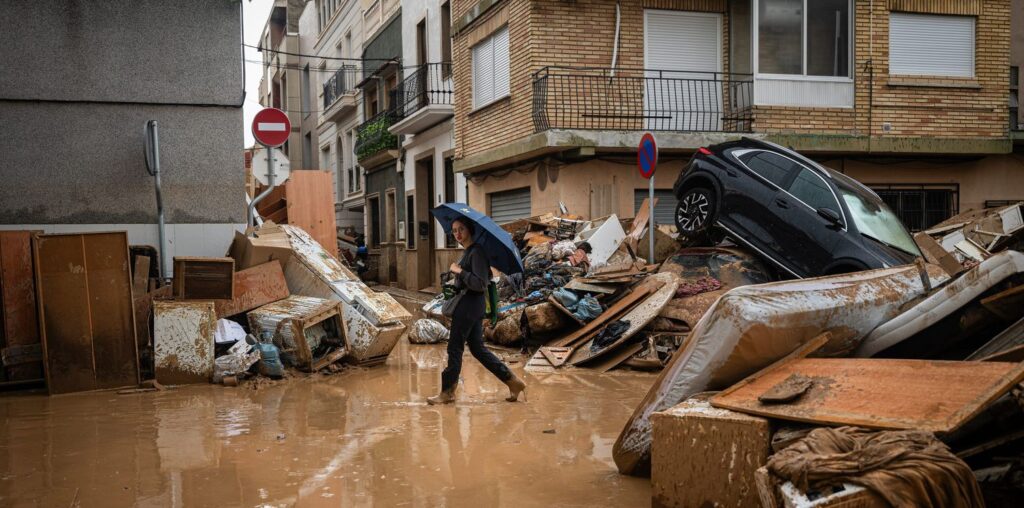 Inondations meurtrières en Espagne : "L'espoir est de retrouver des personnes disparues pour faire le deuil", témoigne le chef d'une ONG de pompiers français