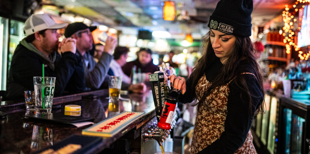 Inside Chicago's Essential Dive Bars: Photos From 14 Iconic Watering Holes