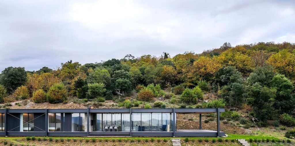 Inside a rural, contemporary French home by Brengues Le Pavec architectes