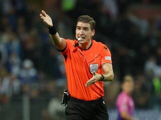 Italie – France. François Letexier va recevoir son prix de meilleur arbitre de l’Euro à San Siro