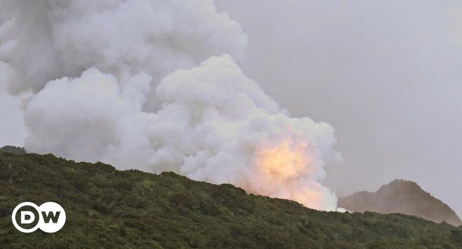 Japan aborts rocket test after fire – DW – 11/26/2024