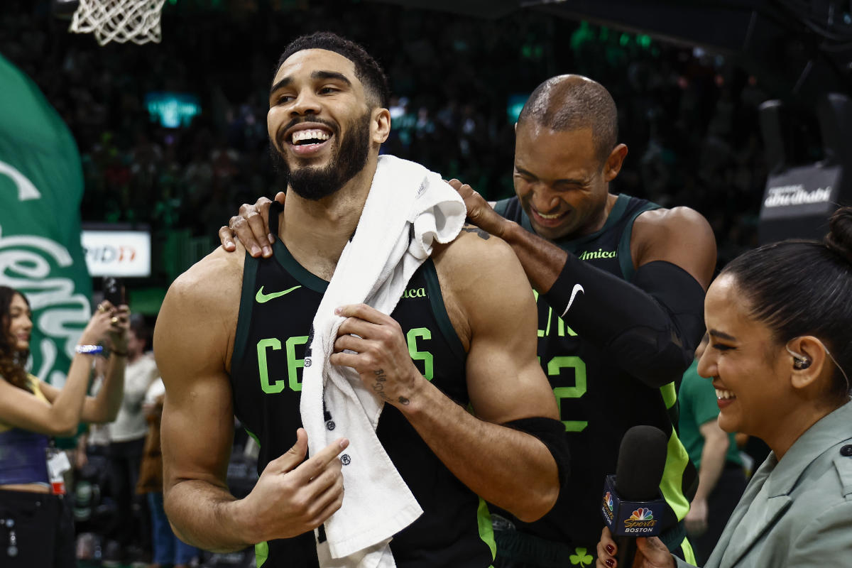 Jayson Tatum hits buzzer-beating 3 in Celtics’ win over Raptors after missing last-second shot in regulation