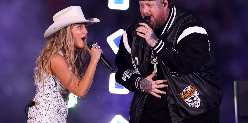 Jelly Roll Crashes Lainey Wilson’s Thanksgiving Cowboys Halftime Show