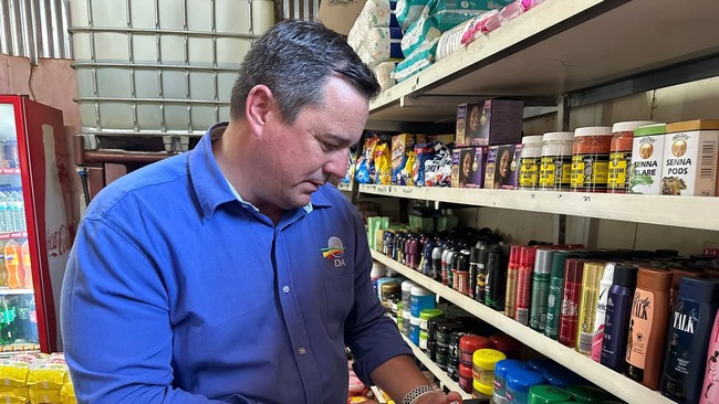 John Steenhuisen under fire for spaza shop ‘photo opportunity’ amid food poisoning crisis