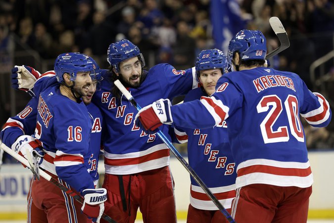 Kakko’s late goal lifts Rangers past Canadiens 4-3