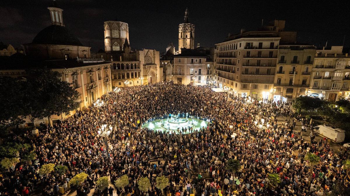 La DANA en Valencia y Catalunya, en directo: última hora de Carlos Mazón, ayudas y desaparecidos