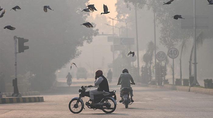 Lahore AQI surges past 1,000 again with citizens struggling under suffocating smog