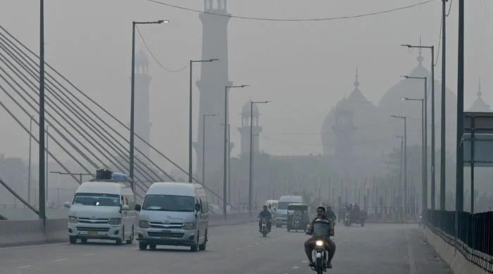 Lahore braces for another spell of smog in next 24 hours