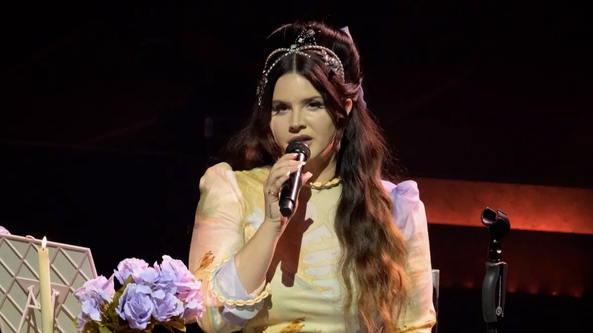 Lana Del Rey announces new album The Right Person Will Stay