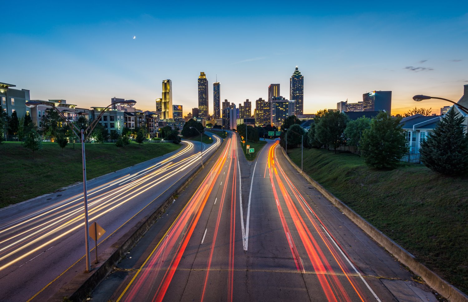 Light Trail Photography: A Beginner’s Guide (+ Examples)