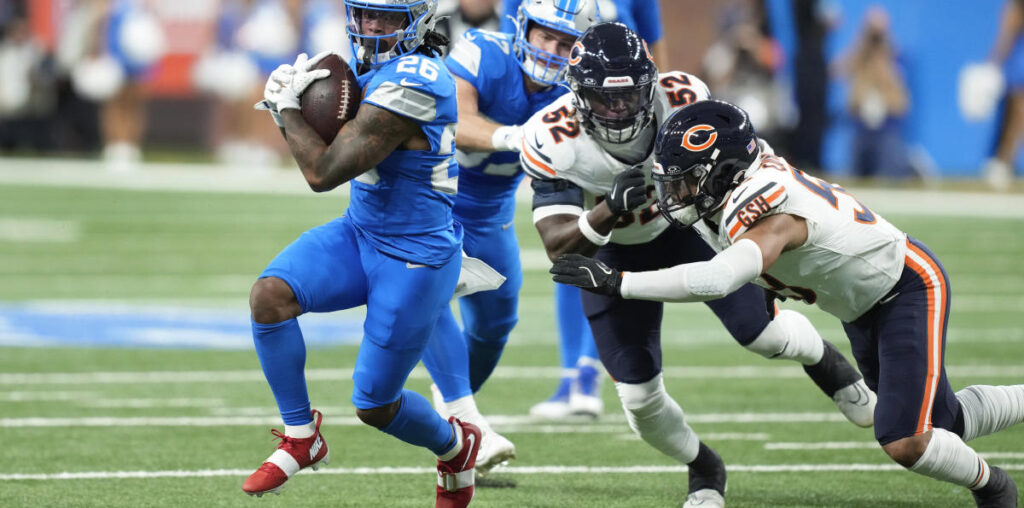 Lions escape Bears' comeback bid after Chicago completely botches final snap