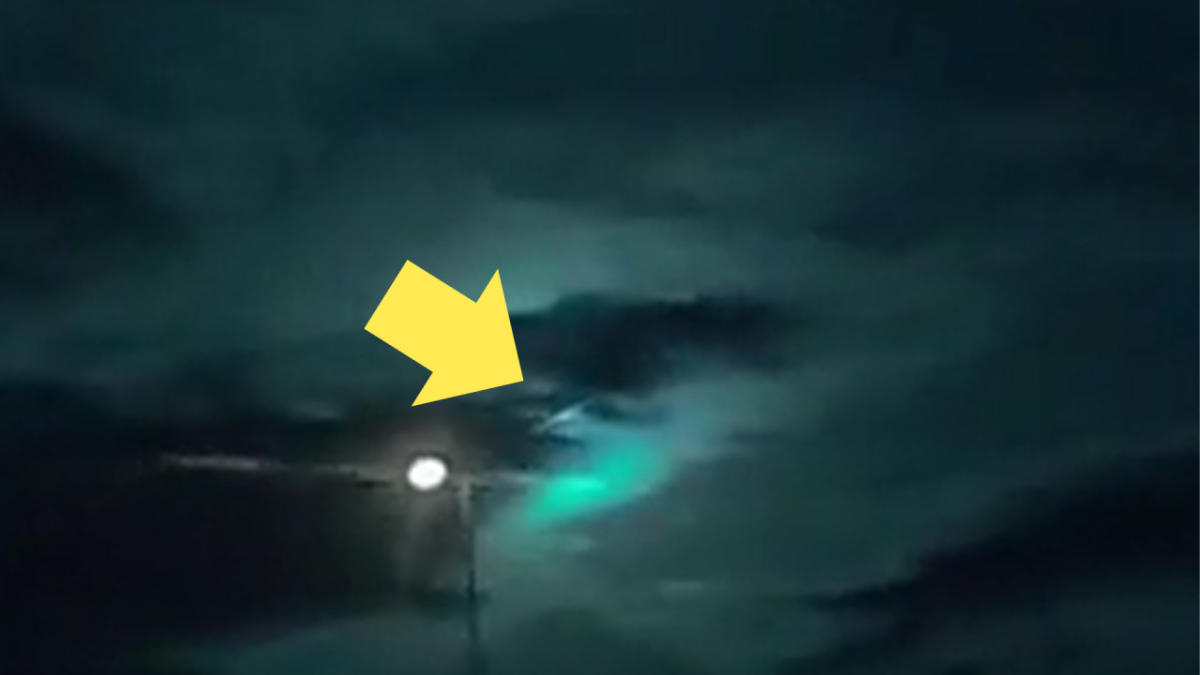 MUST SEE: Incredible fireball lights up sky over major Canadian city