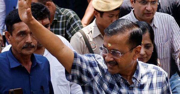 Man throws water at Arvind Kejriwal, detained