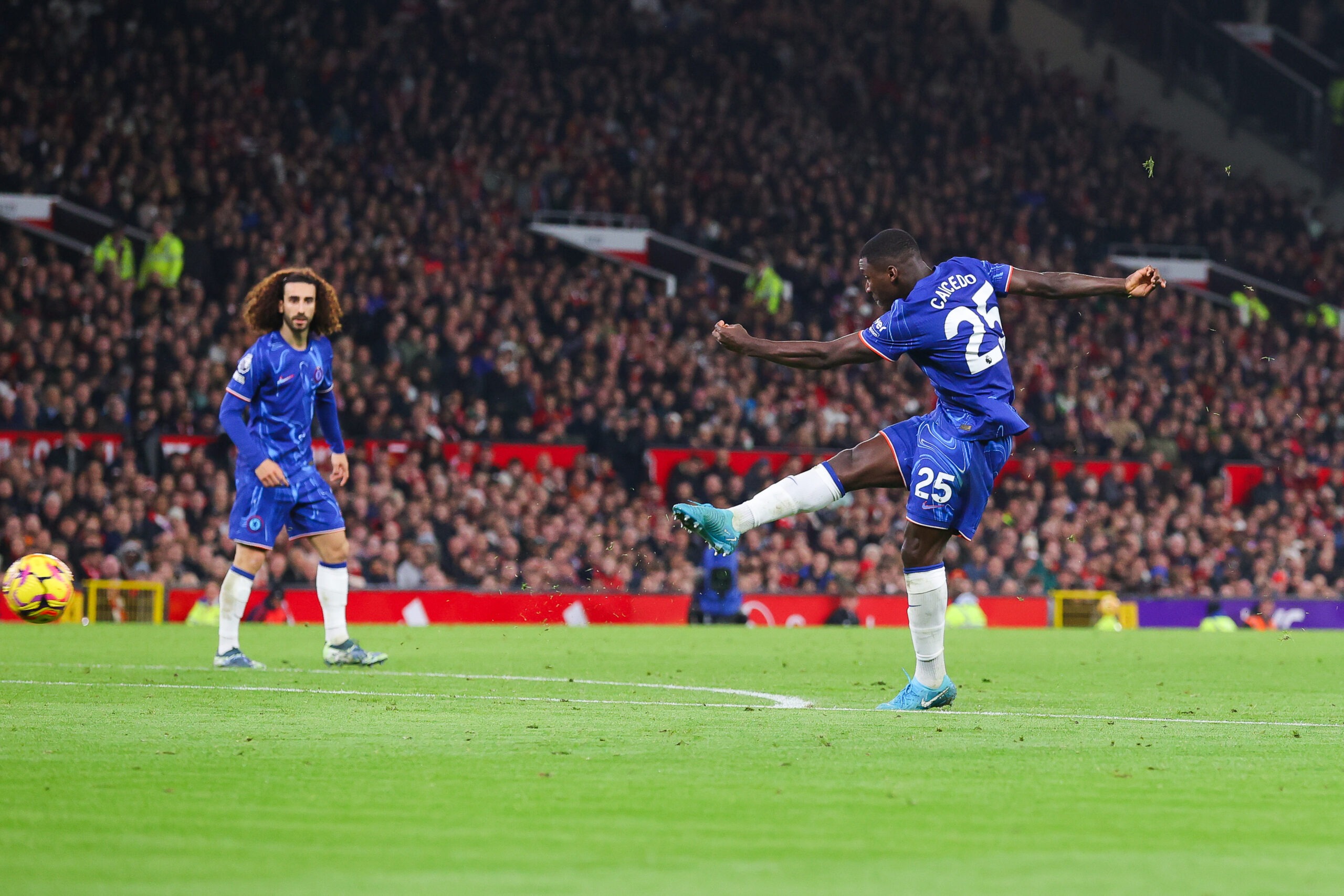 Manchester United 1-1 Chelsea Stats: Fernandes Opens 2024-25 League Account Before Caicedo Equaliser | Opta Analyst