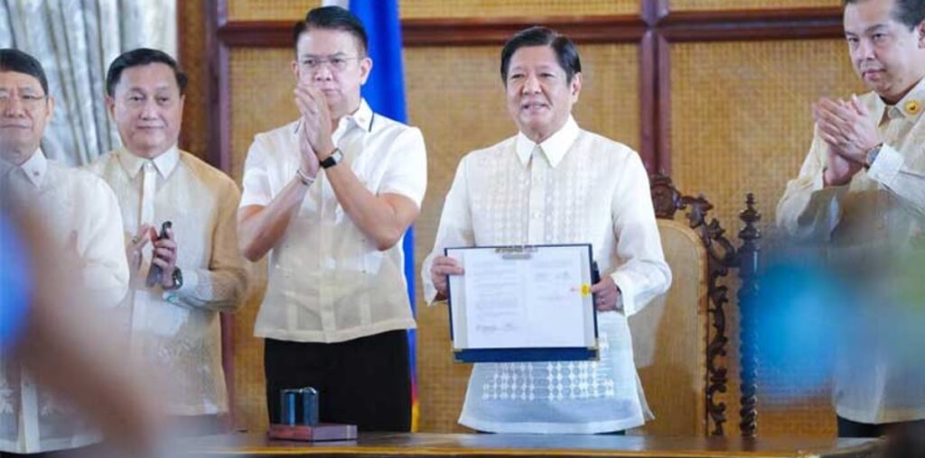 Marcos signs landmark maritime laws