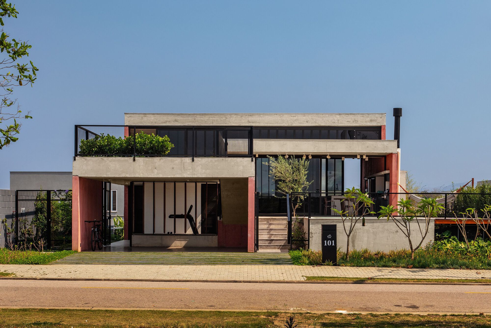 Maya House / Obra Arquitetos