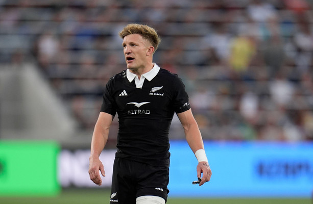 McKenzie handed All Blacks 10 shirt for Ireland Test