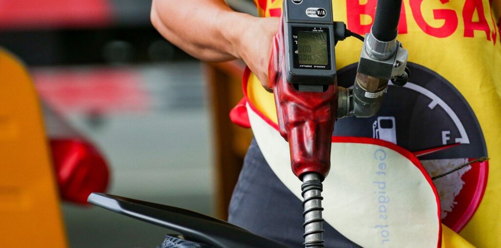 Mixed fuel price movement may greet motorists on 1st week of December | ABS-CBN News