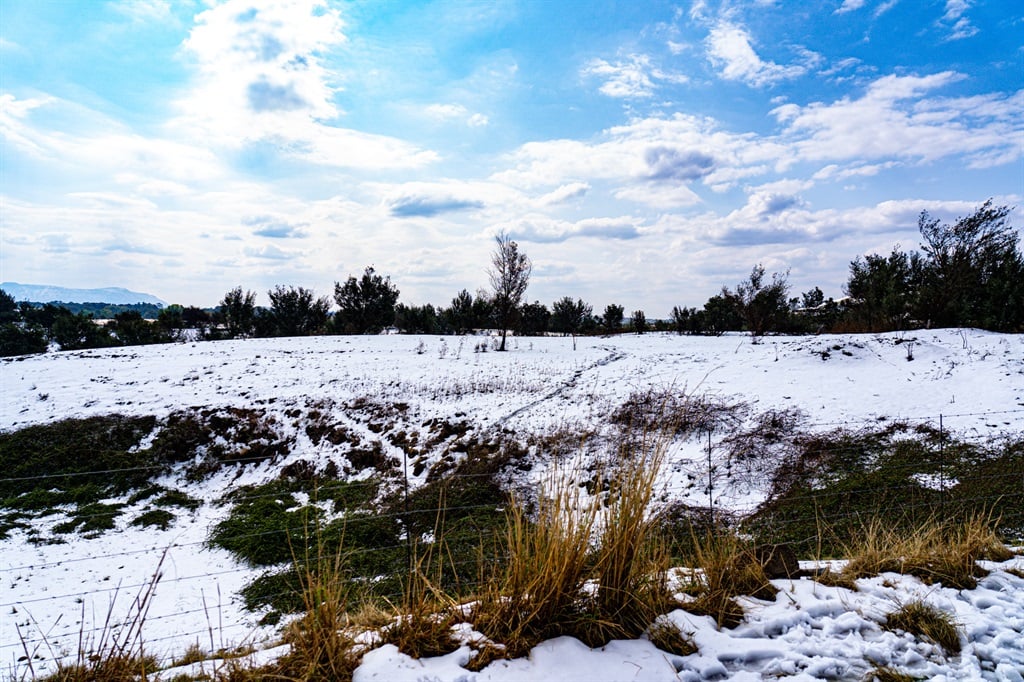 Monday’s weather: Disruptive snow, rain in parts of Eastern Cape, warm and very hot elsewhere | News24