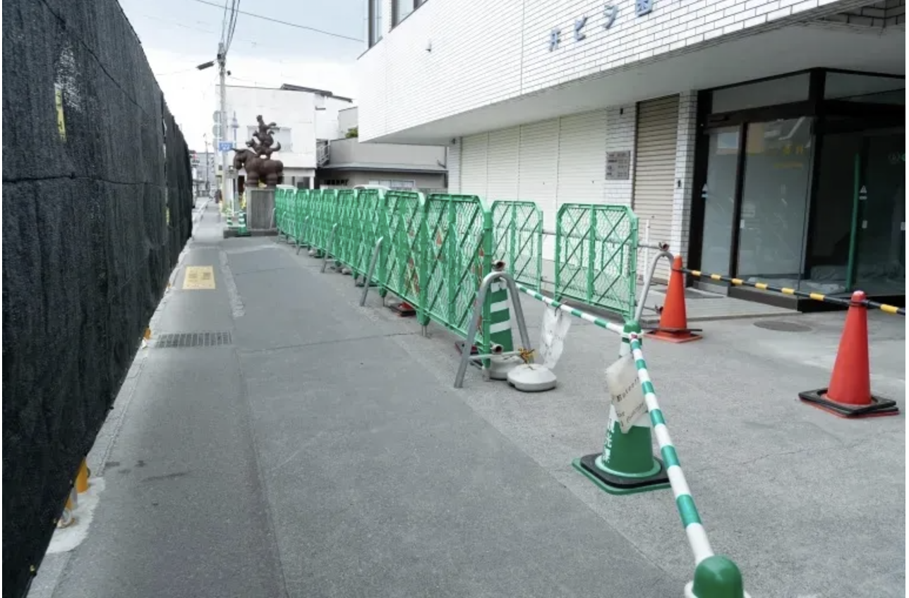 Mount Fuji convenience store becomes ‘lawless zone’ as tourists hurl abuse at security guards