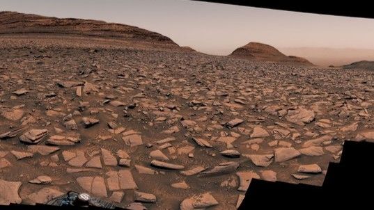 NASA’s Curiosity rover captures 360-degree view of Mars — and finds strange sulfur stones