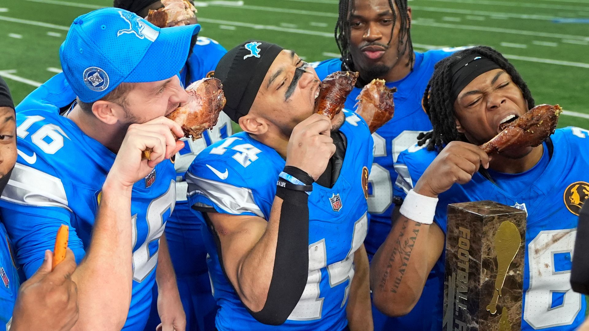 NFL Thanksgiving: Lions survive Bears scare as Cowboys beat Giants