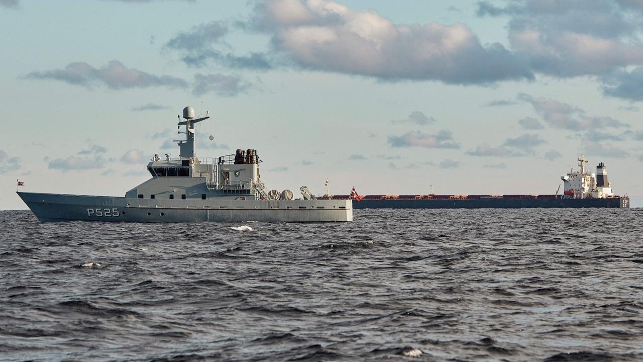 Nach Sabotageverdacht in der Ostsee: Ermittler nehmen chinesischen Frachter ins Visier