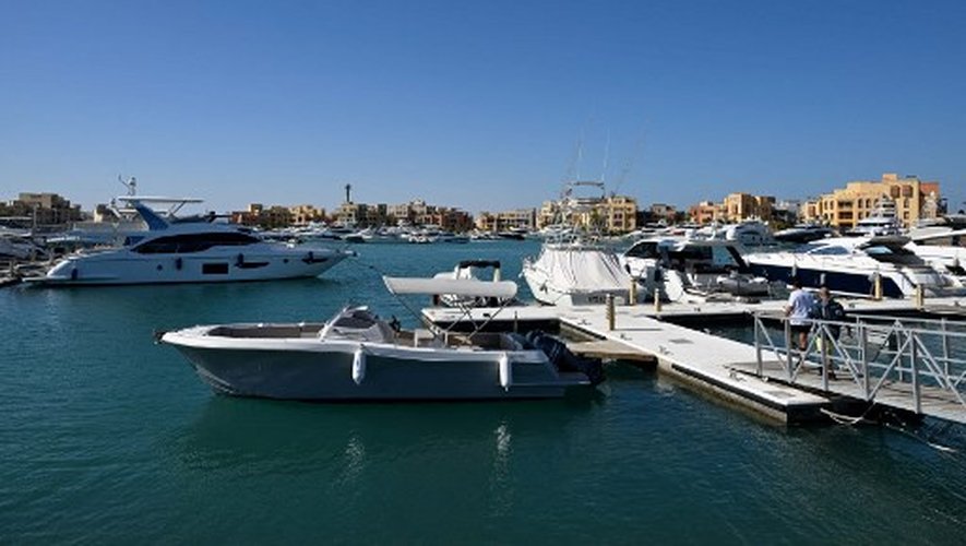 Naufrage d’un bateau touristique en Égypte : 17 personnes portées disparues en mer Rouge