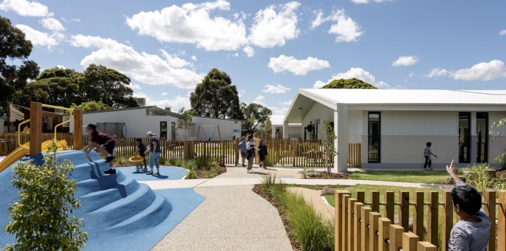 Niddrie Autistic School / Guymer Bailey Architects