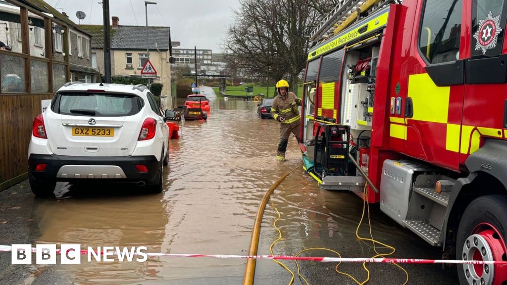 Northern Ireland: Homes flooded and travel hit by Storm Bert