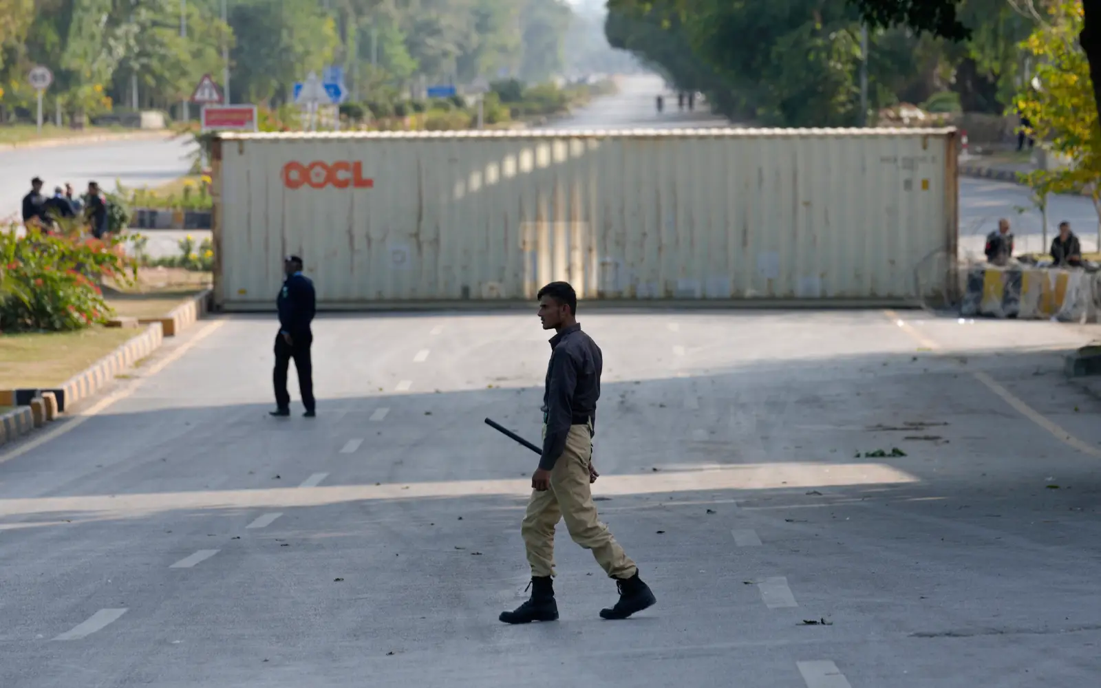 One killed, dozens injured in Pakistan clashes with Imran Khan supporters