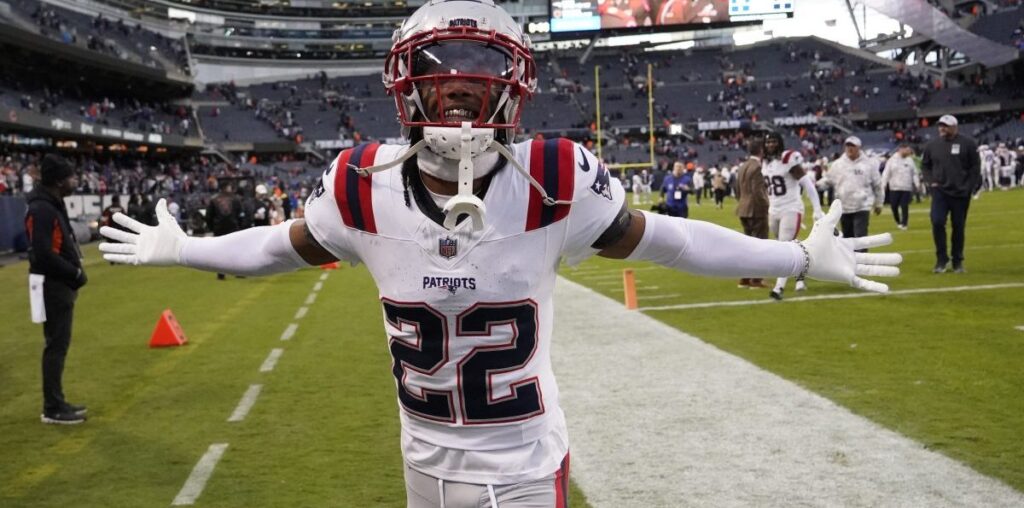 Patriots waive cornerback after loss to Rams