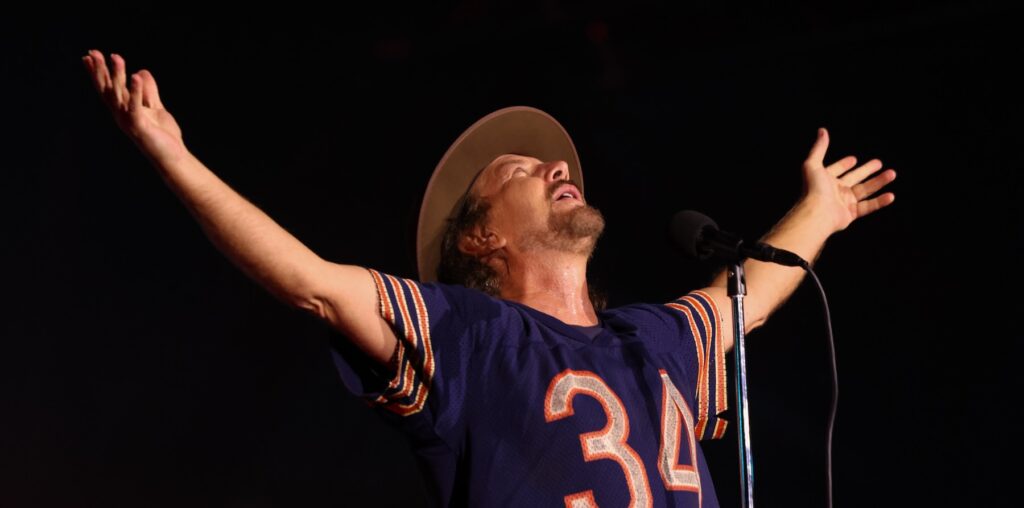 Pearl Jam cover Temple of the Dog's "Hunter Strike" for first time in 10 years