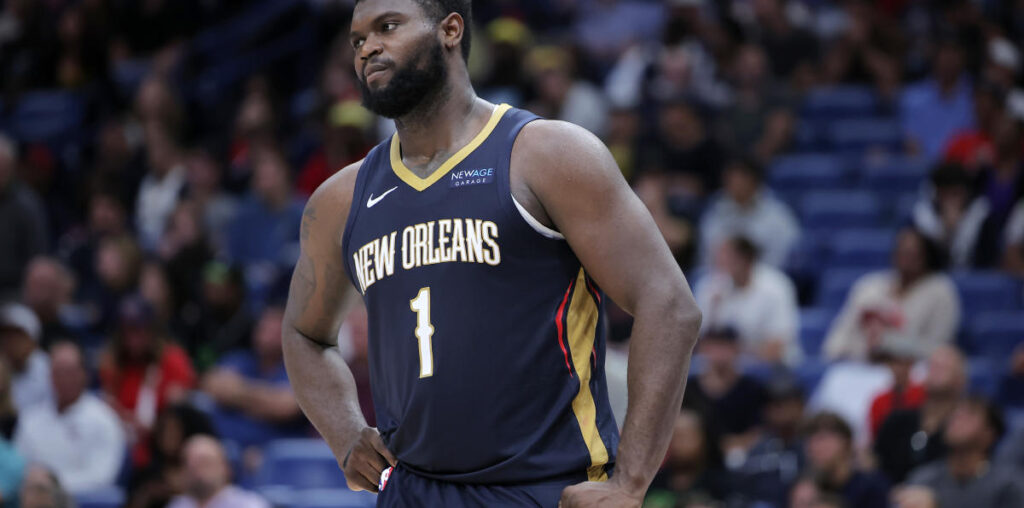 Pelicans' Zion Williamson reportedly not close to return from strained left hamstring, out indefinitely