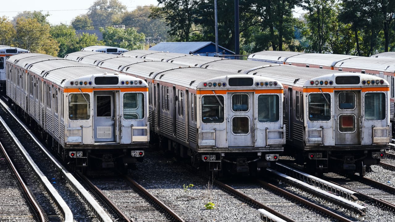 Philadelphia transit workers union reaches a deal to avoid a strike