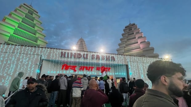 Police release body cam footage from Brampton temple protest | CBC News