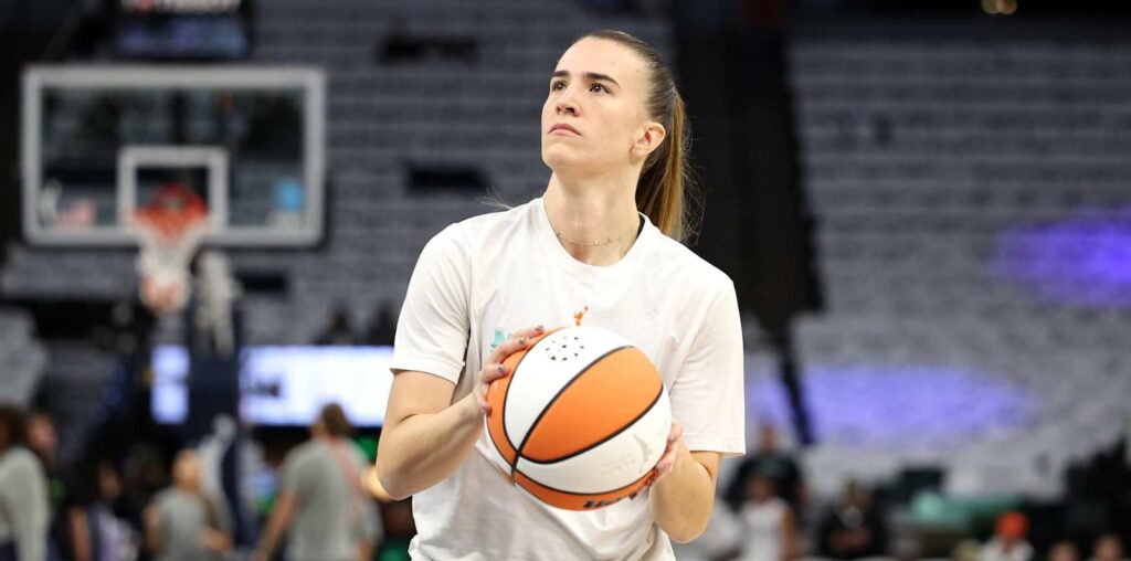 Report: Liberty's Sabrina Ionescu Suffered Hand Injury in WNBA Finals Game 4 vs. Lynx